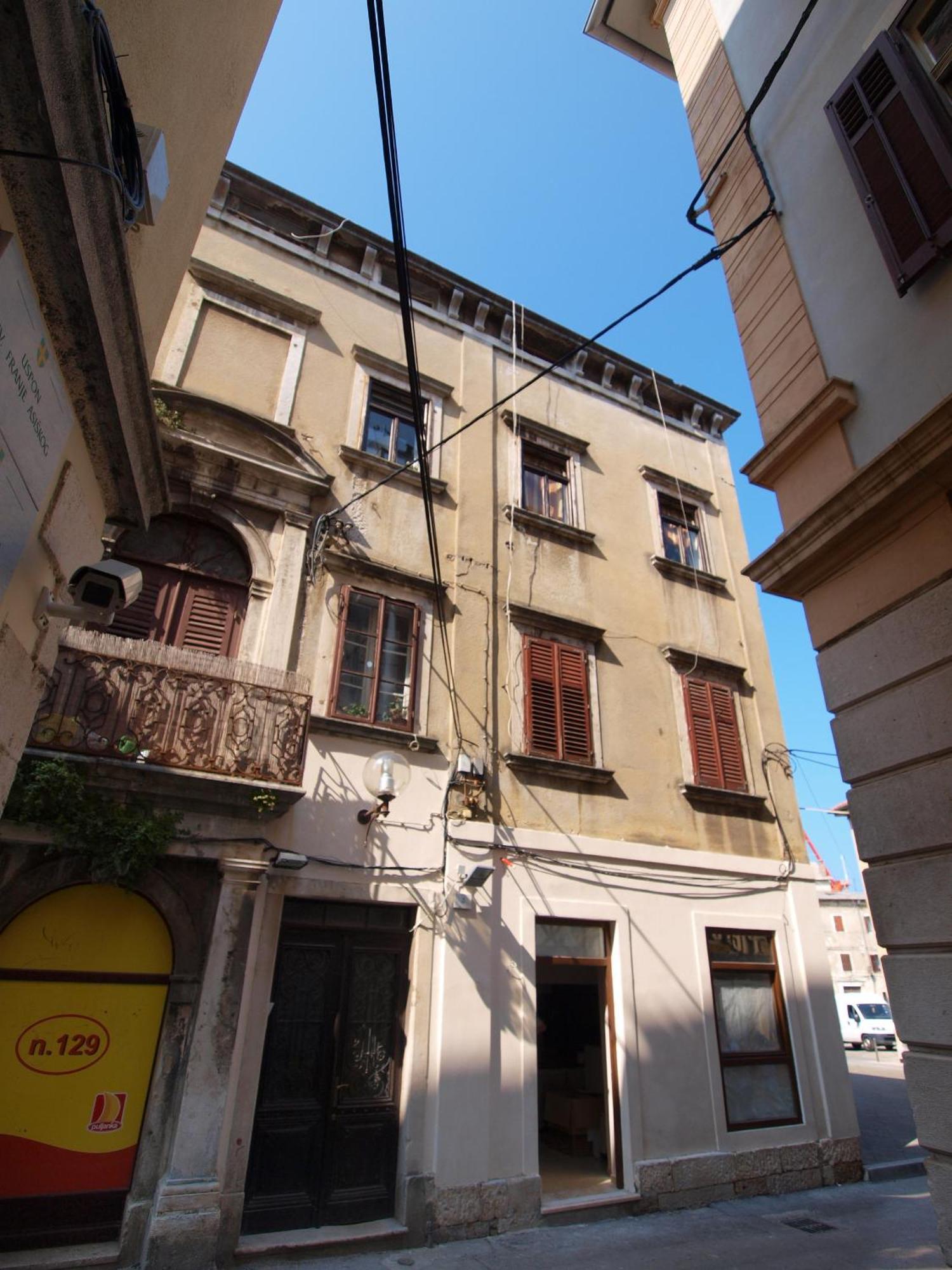 Studio On Main Pedestrian Street Apartment Pula Cameră foto